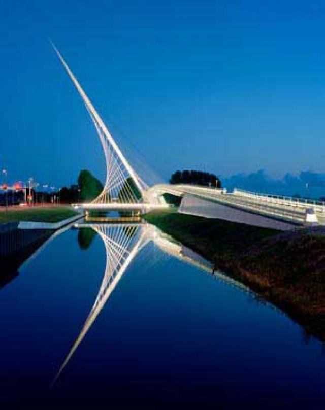 SANTIAGO CALATRAVASANTIAGO CALATRAVA Puente Haarlemmeermer, Holanda