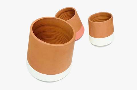 bag-disseny-livingthings-rolling-flower-pots-designboom-03
