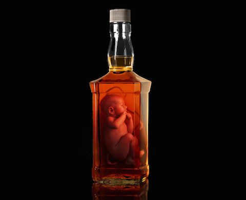 fabricas-too-young-to-drink-campaign-cautions-alcohol-during-pregnancy-designboom-04