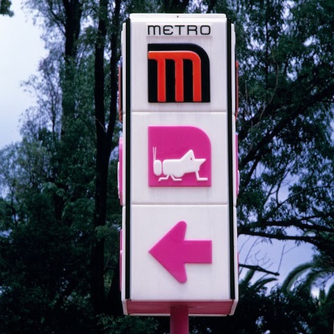 Señalización para las estaciones del Metro. Cortesía MUAC