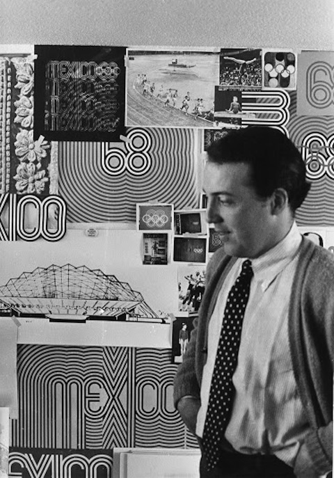 Lance Wyman en el estudio del Comité Olímpico. Ciudad de México, 1967. Cortesía MUAC