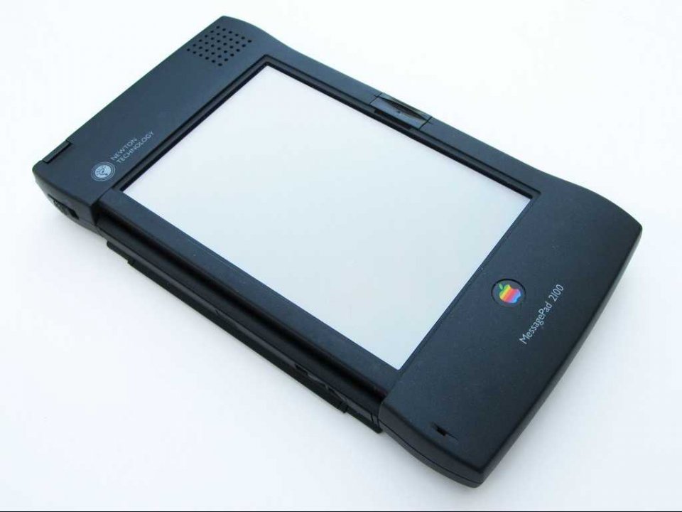 the-newton-pda-came-out-in-1987-and-remained-in-production-for-11-years-before-being-discontinued-despite-its-limited-functionality-perhaps-it-was-the-required-stylus-that-did-it-in