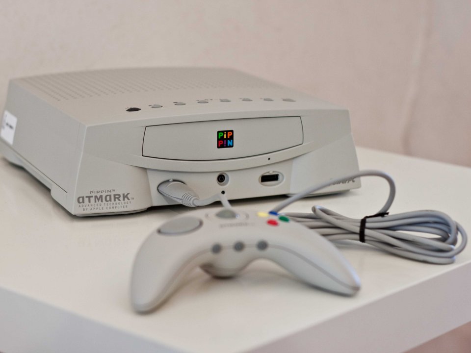 the-pippin-manufactured-by-bandai-was-apples-first-stab-at-a-gaming-console-it-sold-only-42000-units-before-being-discontinued-in-1997-a-year-after-its-release