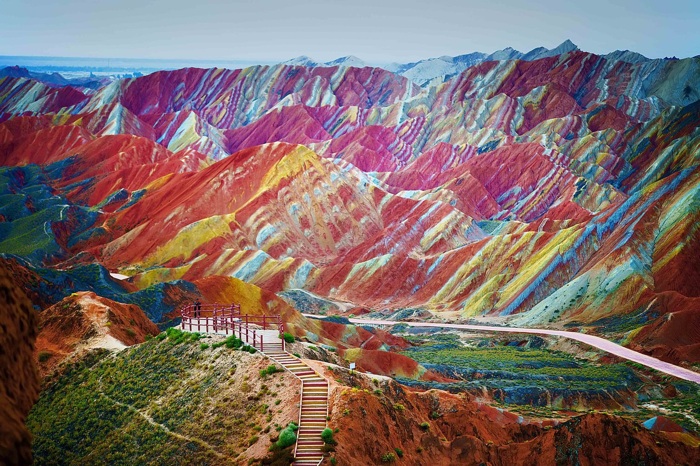 Parque Geológico Nacional Zhangye Danxia, China El parque con formaciones rocosas de colores inusuales se encuentra en las laderas de las montañas Qilian y se formó hace 24 millones de años.