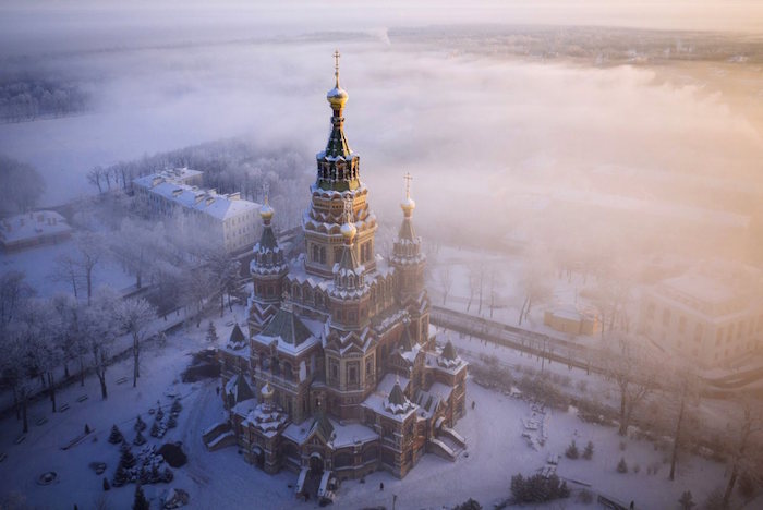 Catedral de San Pedro y San Pablo en Peterhof, Rusia.