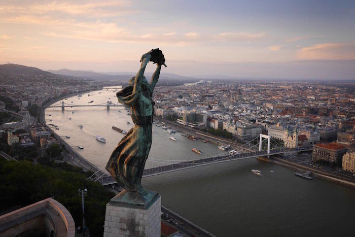 Estatua de la Libertad, Hungría.
