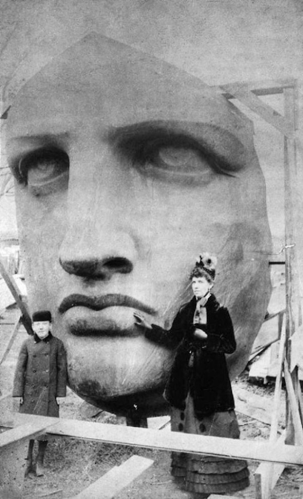 Cabeza de la Estatua de la Libertad, entregada,  junio de 1885