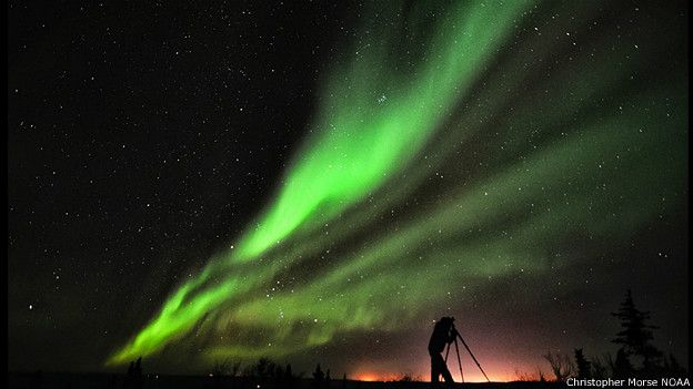 En la misma categoría de Ciencia en Acción, el segundo lugar fue para el fotógrafo Christopher Morse quien captó esta imagen de la aurora.