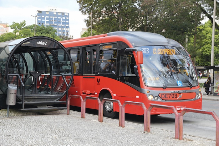 Red de autobuses de Curitiba, Brasil. Bigstock