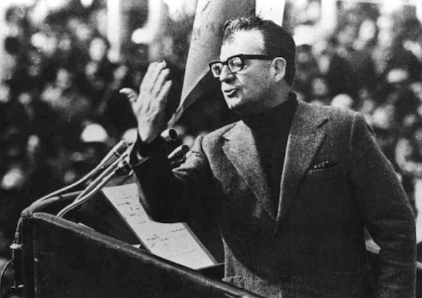 Former Chilean President Salvador Allende delivers a speech in this undated file picture from 1973. Local media reported on Janaury 27, 2011 that a minister of the Chilean justice said on that it will investigate the death of Allende during the military coup d'etat led by former dictator General Augusto Pinochet 37 years ago, on September 11, 1973. Allende allegedly killed himself in his office at the Government Palace after having delivered his last speech to the country. REUTERS/Stringer/Files (CHILE - Tags: POLITICS CIVIL UNREST)
