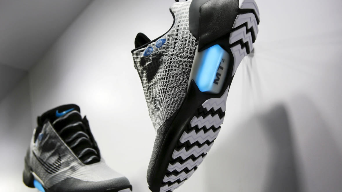 nike-hyperadapt-1-0-sneakers-self-lacing-technology