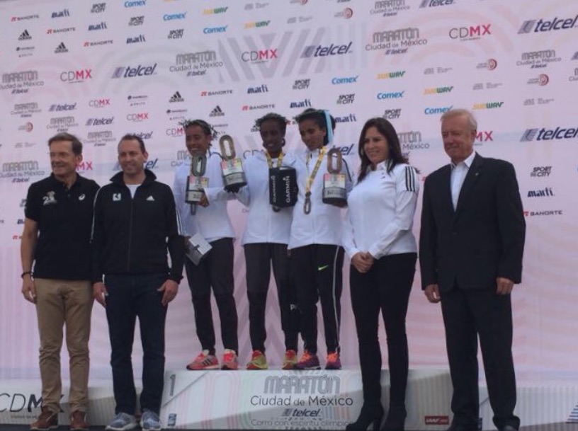 Desde los ganadors, la presea, los homenajeados, hasta la llegada a la meta, ve los mejores momentos del Maratón de la CDMX 2018.