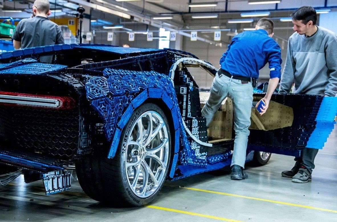 ¿Te imaginas un Bugatti Chiron de 1 millón de piezas Lego que se pueda manejar? Ahora es posible gracias al diseño increíble de este automóvil.