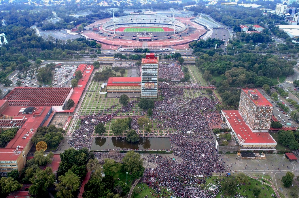 Durante la marcha de la UNAM en contra de los porros, miles de imágenes se capturaron en el lente de la cámara de fotógrafos.
