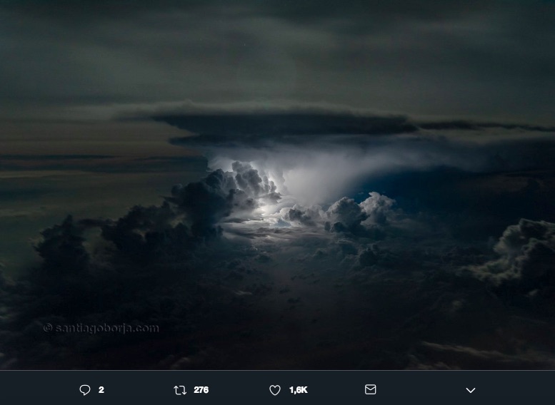 El piloto de tormentas, Santiago Borja, es un ecuatoriano apasionado de la fotografía que recibió ese sobrenombre por capturar dichos paisajes.