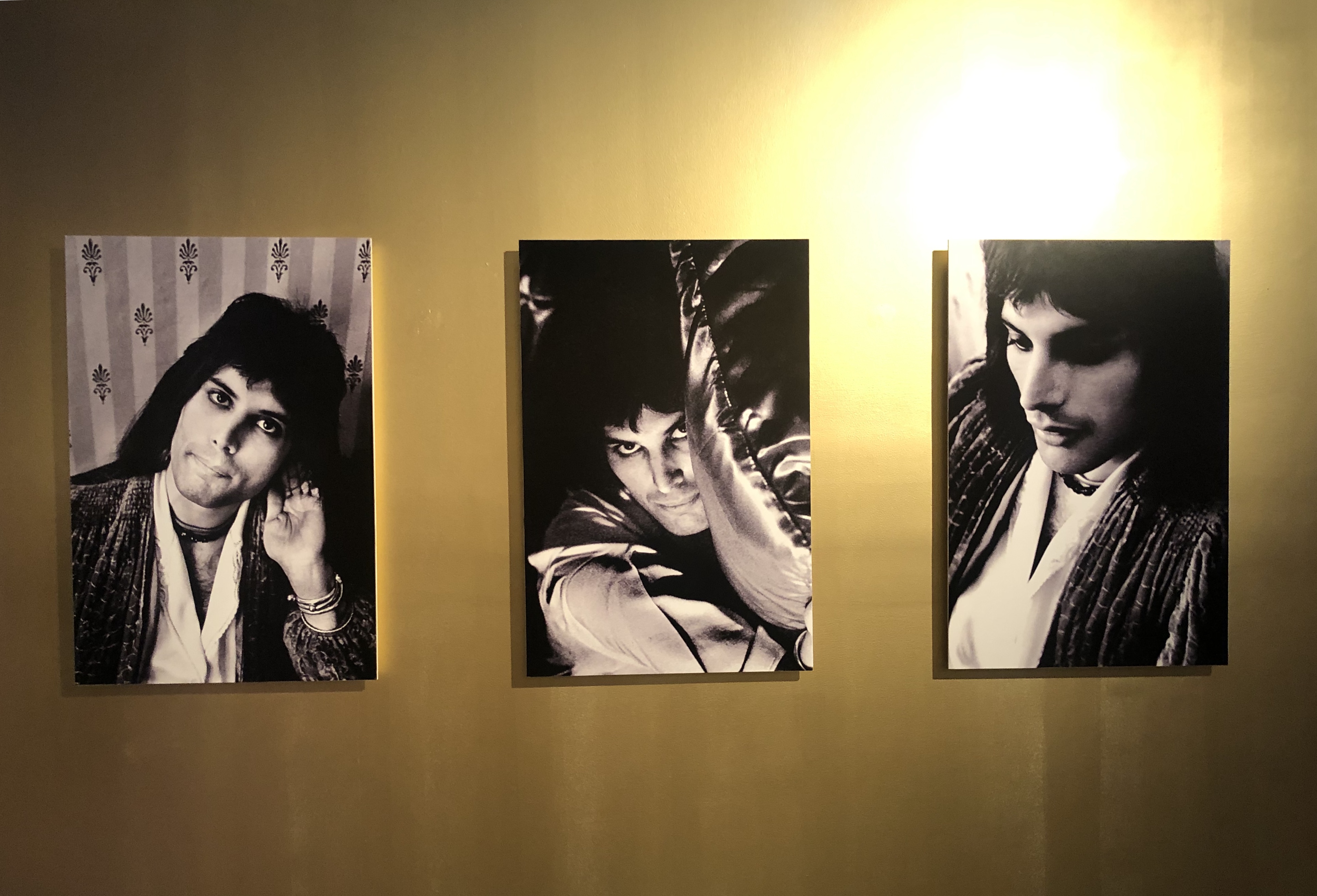 Una nueva expo de Mick Rock se presenta en el Museo de Cuatro Caminos, la cual se titula “Queen: El origen de una leyenda”, que estará hasta abril.