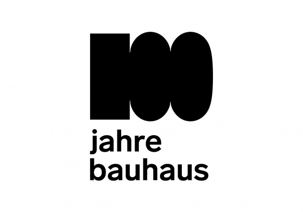 El logo bauhaus100 está creado específicamente para el centenario de la afamada escuela alemana de diseño, arquitectura y arte.