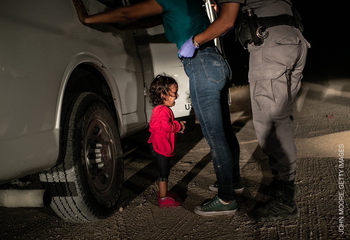 La fotografía de John Moore "Niña llorando en la frontera" es la ganadora del World Press Photo 2019, el premio más reconocido de Fotoperiodismo.
