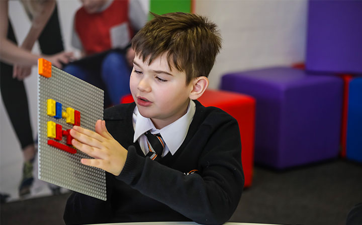 LEGO Braille es un nuevo set con todo los caracteres especiales con el que los niños aprenderán fácilmente esta forma de lectura para ciegos.